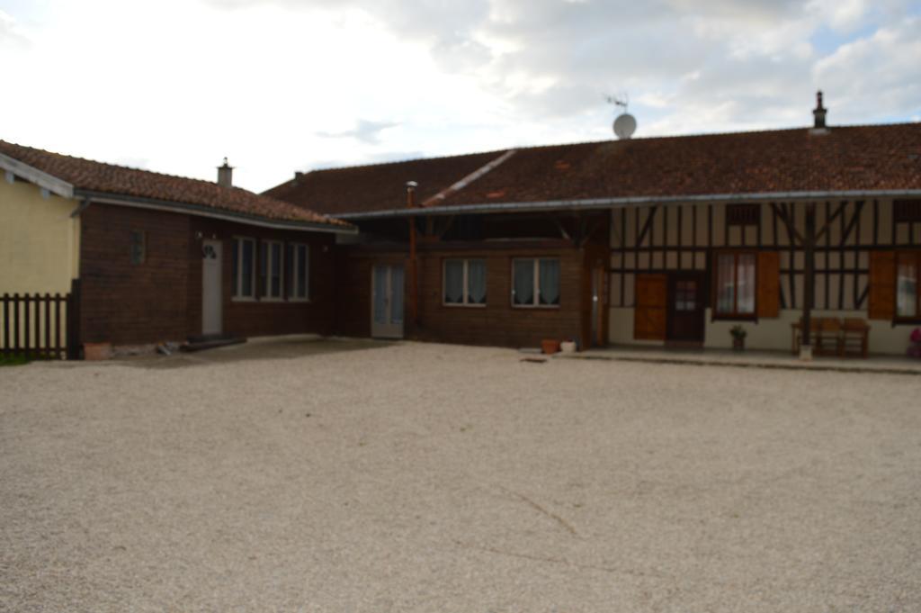Bed and Breakfast Au Passage des Grues Drosnay Exterior foto