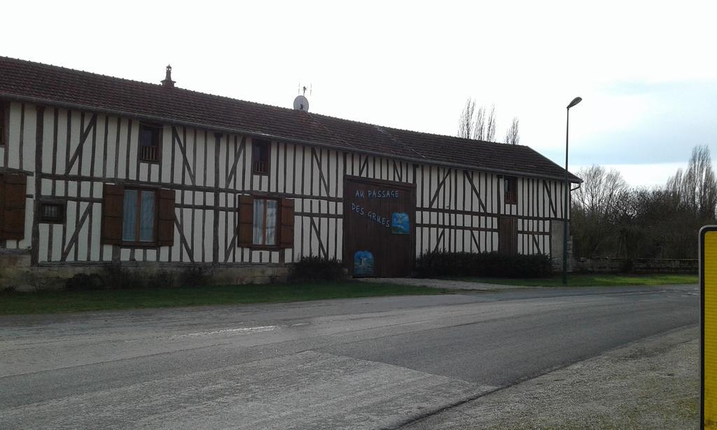 Bed and Breakfast Au Passage des Grues Drosnay Exterior foto